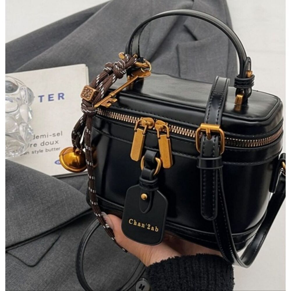 Black Leather Handbag Retro Style Boxy Crossbody Bag